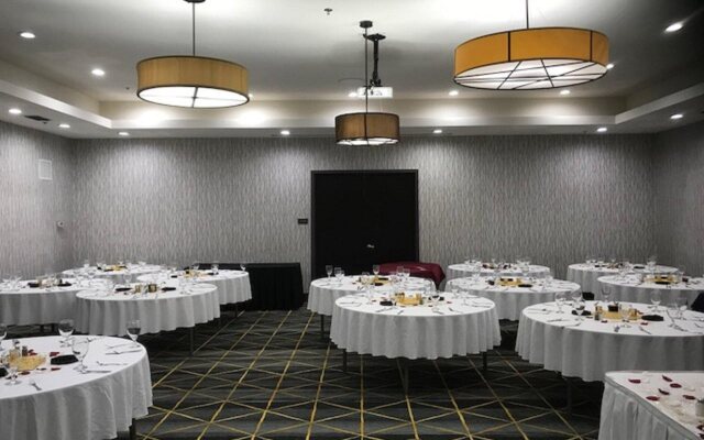 Holiday Inn & Suites McKinney - N Allen by IHG