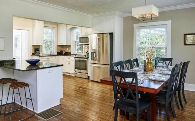 3220 Lexington Road, Louisville