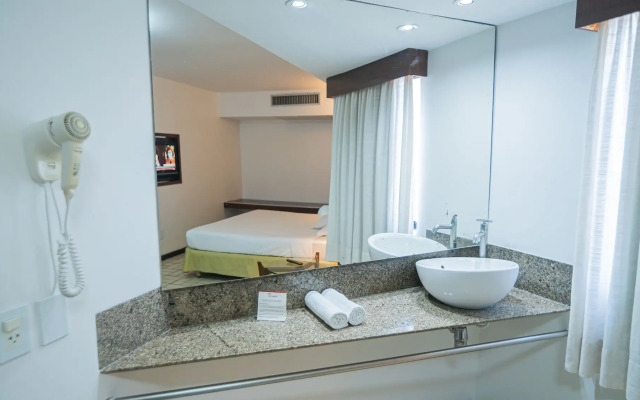 San Marino Suite Hotel