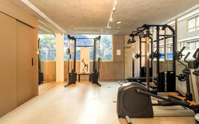 Duplex com piscina e academia