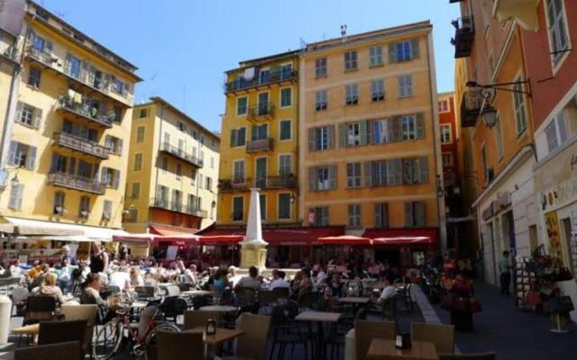 VIEUX NICE-3 Pièces Moderne- 100m de la mer