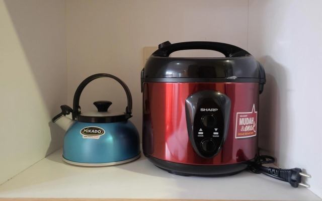 Comfort Studio The Oasis Apartment near Waterboom Cikarang