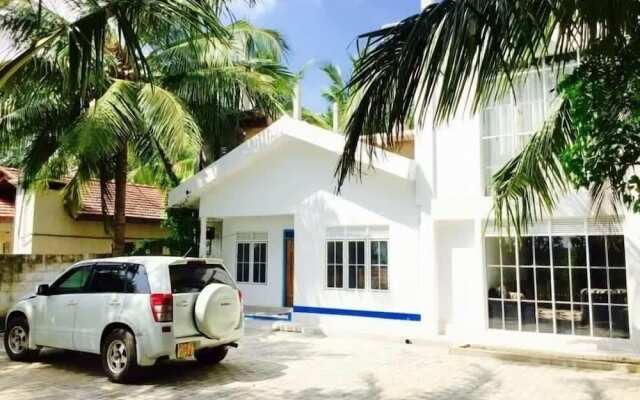 The Beach House  Nilaveli