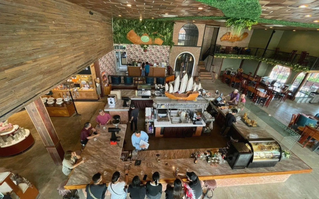 The Hub Erawan Resort