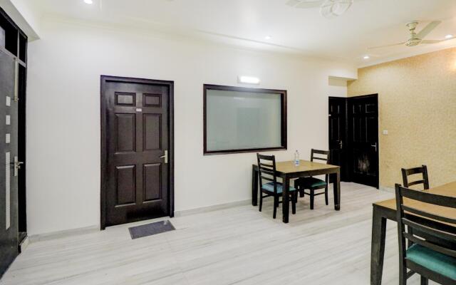 OYO 79248 Hotel Rising Stay