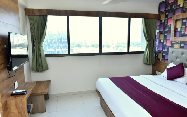 Royal King by Sky Stays Hotel