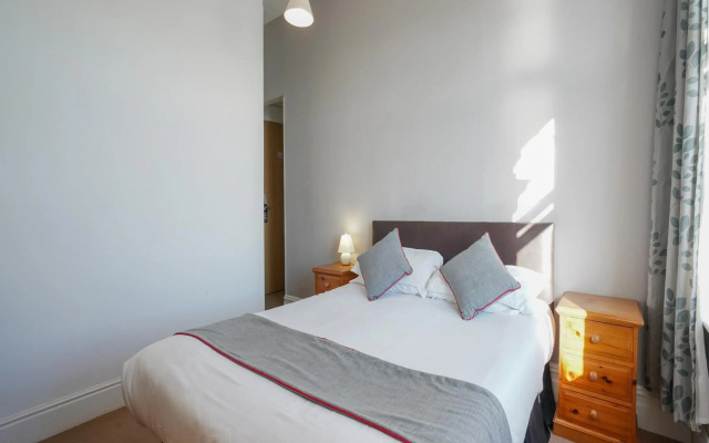OYO Shanklin Beach Hotel