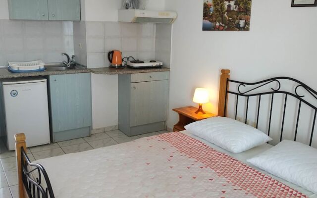 Paschalia Sea View Studios