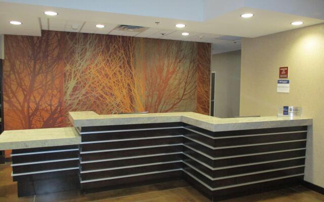 Best Western Plus Lakeview Hotel