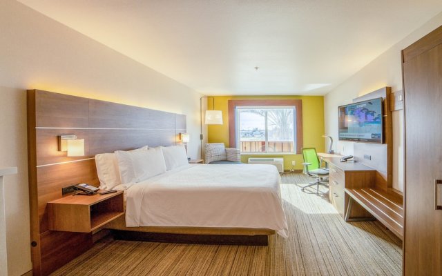 Holiday Inn Express And Suites Porterville