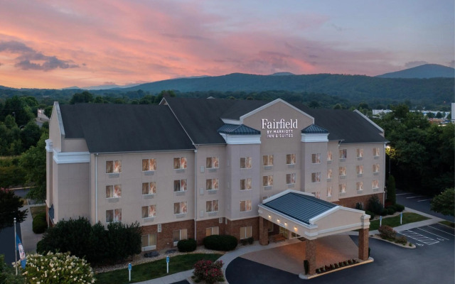 Fairfield Inn & Suites by Marriott Roanoke Hollins/I-81