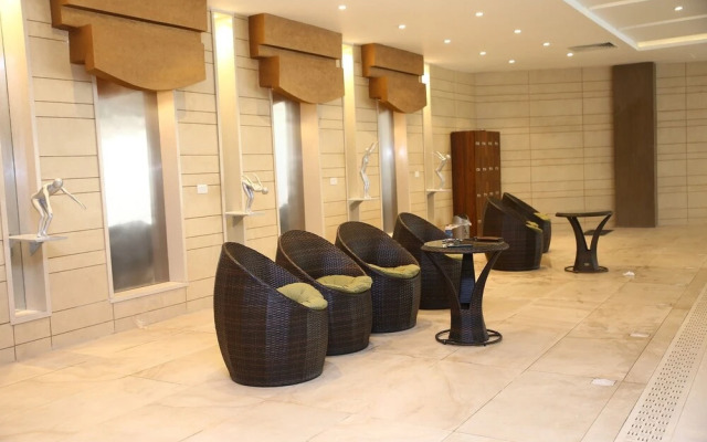 Safari Club 1