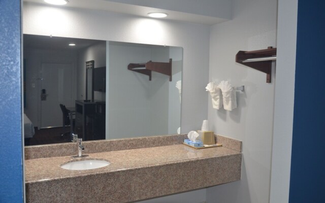 Travelers Inn And Suites