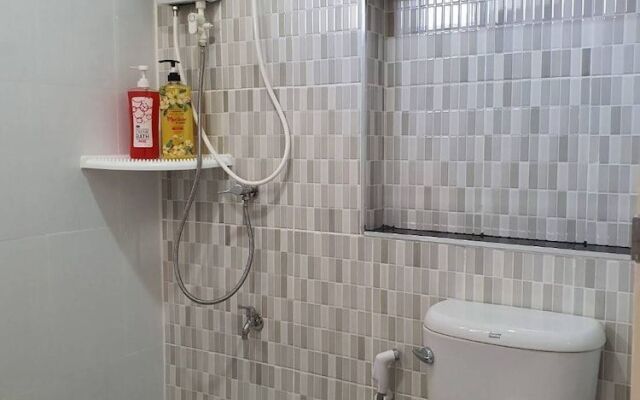 Samutsakorn Apartment