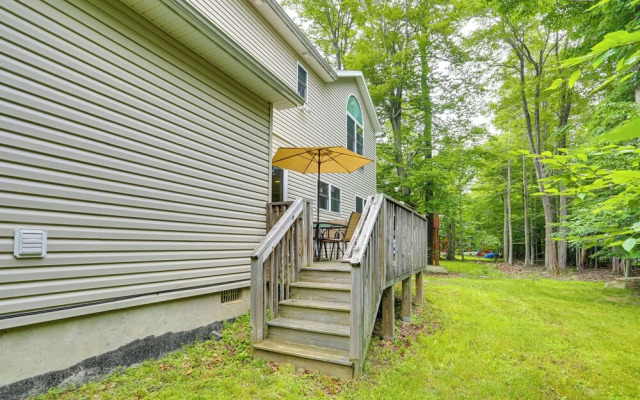 Serene Pocono Escape: 4 Mi to Tobyhanna State Park