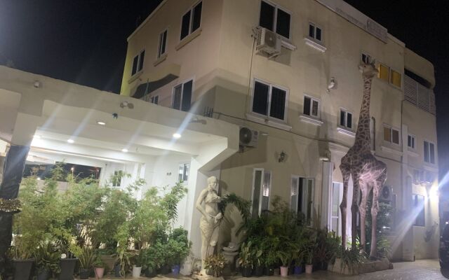 Hg Palace Lodge