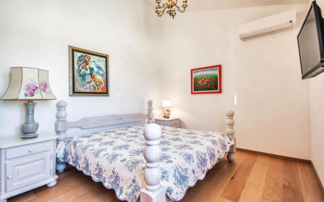 Stunning Home in Valtura With Jacuzzi, Wifi and 4 Bedrooms