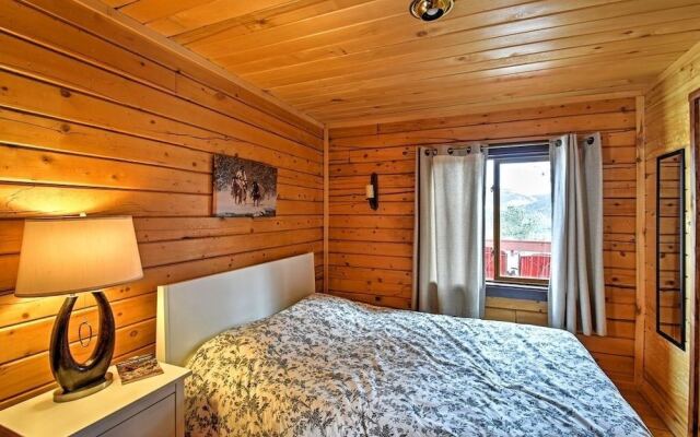 Secluded W/ Game Room & Huge Wraparound Deck 3 Bedroom Cabin