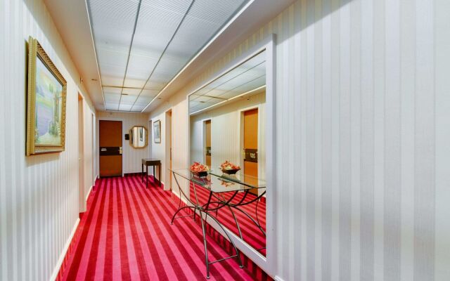 Brit Hotel Le Royal - Troyes