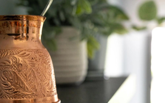 New Stylish 2-BR Apartment with Private Balcony