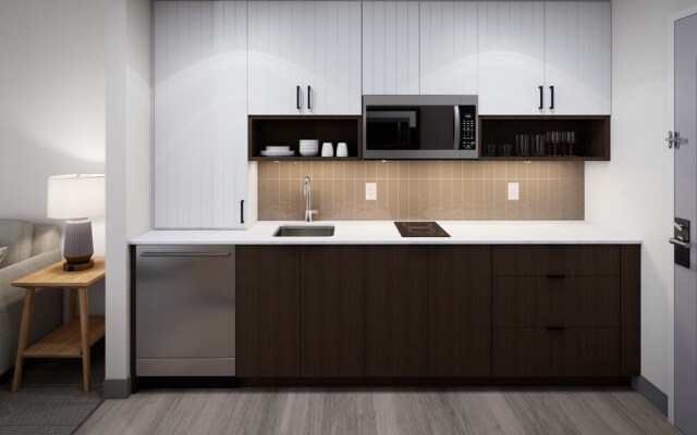 Staybridge Suites Montréal Airport - St-Laurent By IHG