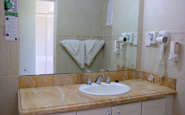 Dover Beach Hotel