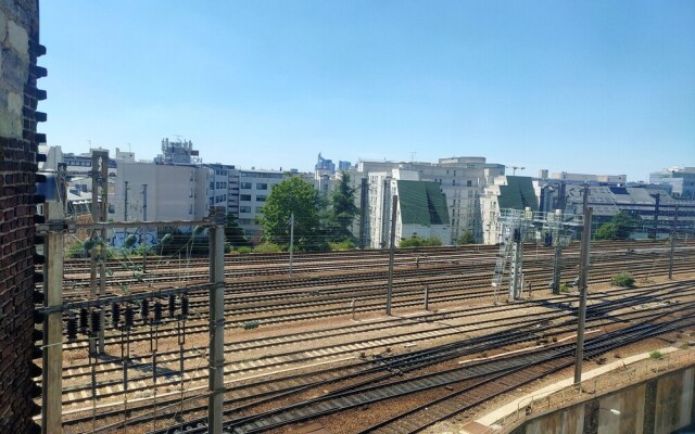 2 rooms flat Clichy Levallois