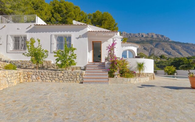 Splendid Villa in Altea with Private Swimming Pool