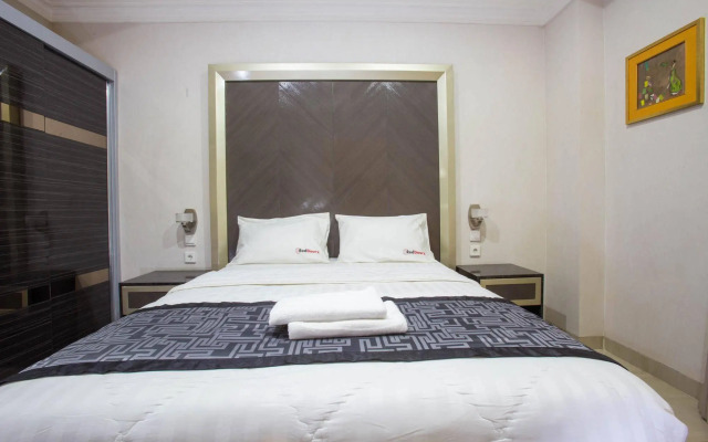 RedDoorz Plus near Pondok Indah Mall