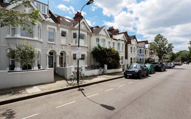 Veeve - Fulham Garden