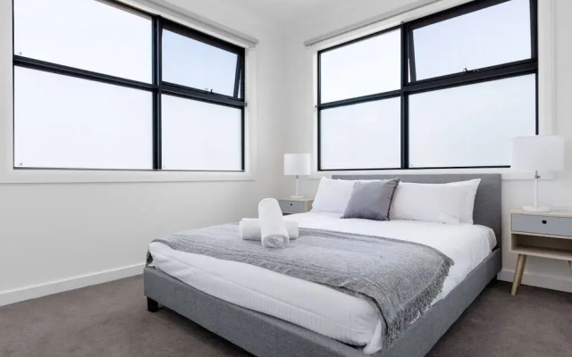 WoW Factor!luxe 4BR Townhouse@glen Waverley