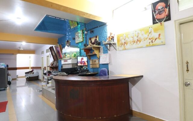 Spot On 37711 Vishwas Delux Lodge