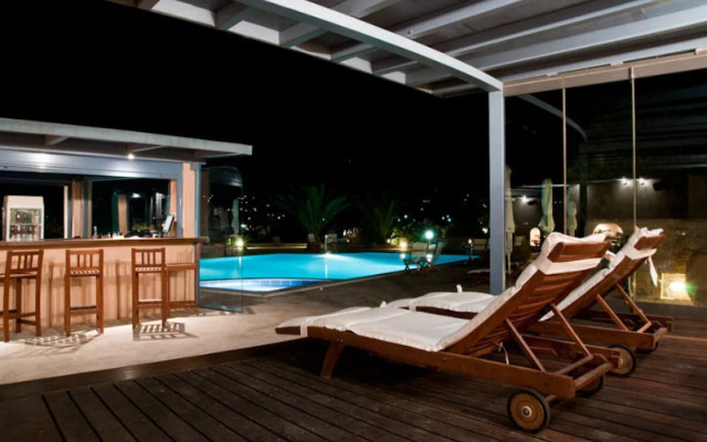 Aeolos Room Complex