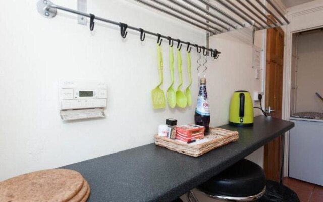 Aisha Apartment