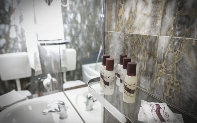 San Marco Luxury Canal View Apartments