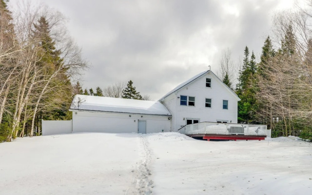 Ski, Golf & Hike: Spacious Dover Retreat!