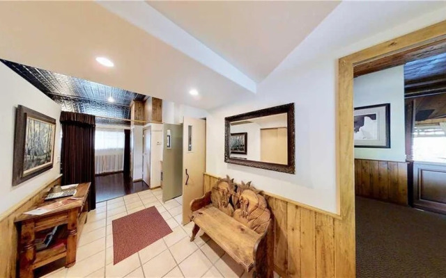 Pack Creek Lodge Suite by RedAwning