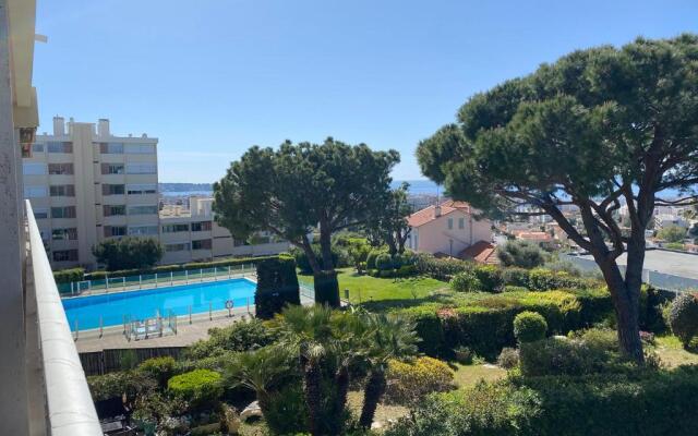 Sea View Pool Bright And Modern Flat Near Beach