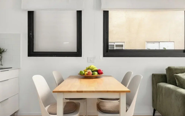 Sunny Chic in TLV Center by Sea N' Rent