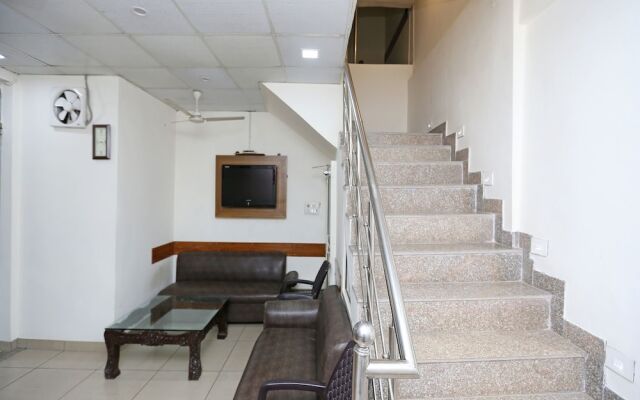 OYO Flagship 9554 Hotel Grand Plaza