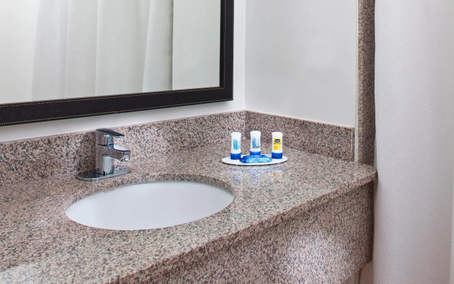 Fairfield Inn & Suites by Marriott Houston Hobby Airport.