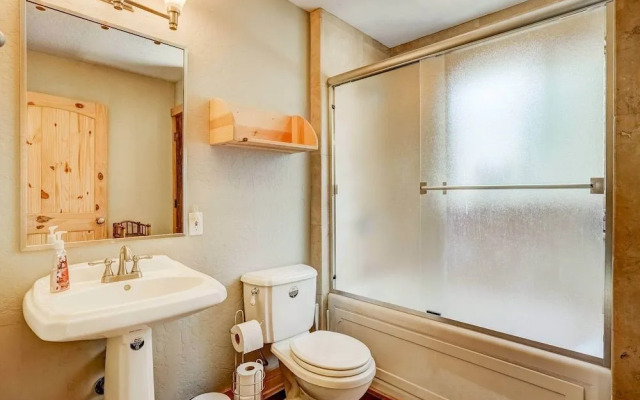 Bear Pause 4BR Large Deck & Balcony