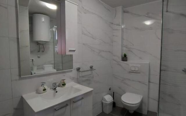 Apartments by the sea Gradac, Makarska - 18877