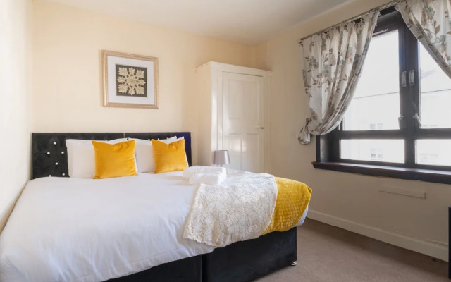 Novelty Suites Froghall Avenue