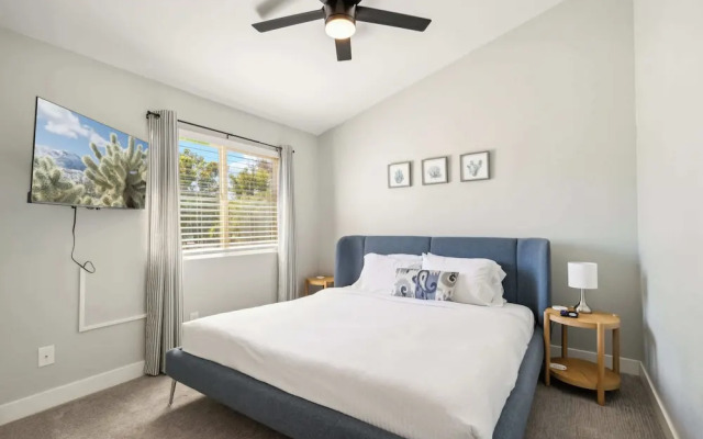 Red Mountain Retreat 5 BDR w/ Heated Pool!