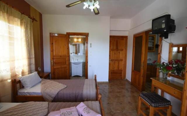 Skopelos Sunny Daze - Spacious Summertime Suite