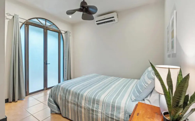 Relaxing 2 BR  Beach & Pool  Condo Unit2