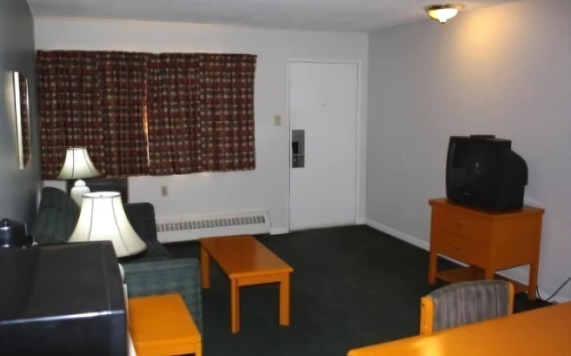 Northwoods Inn & Suites
