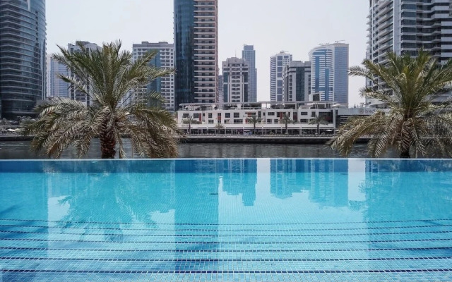 Impressive 1BR w/ Incredible Marina Views!
