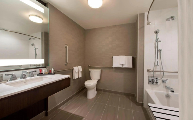 Buffalo Marriott at LECOM HARBORCENTER